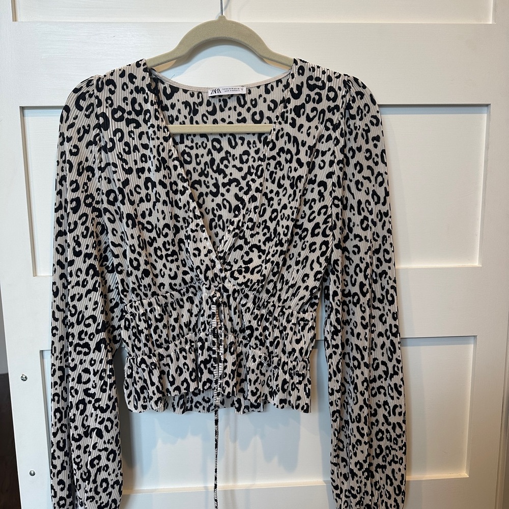 ZARA LIKE NEW - ANIMAL PRINT TOP